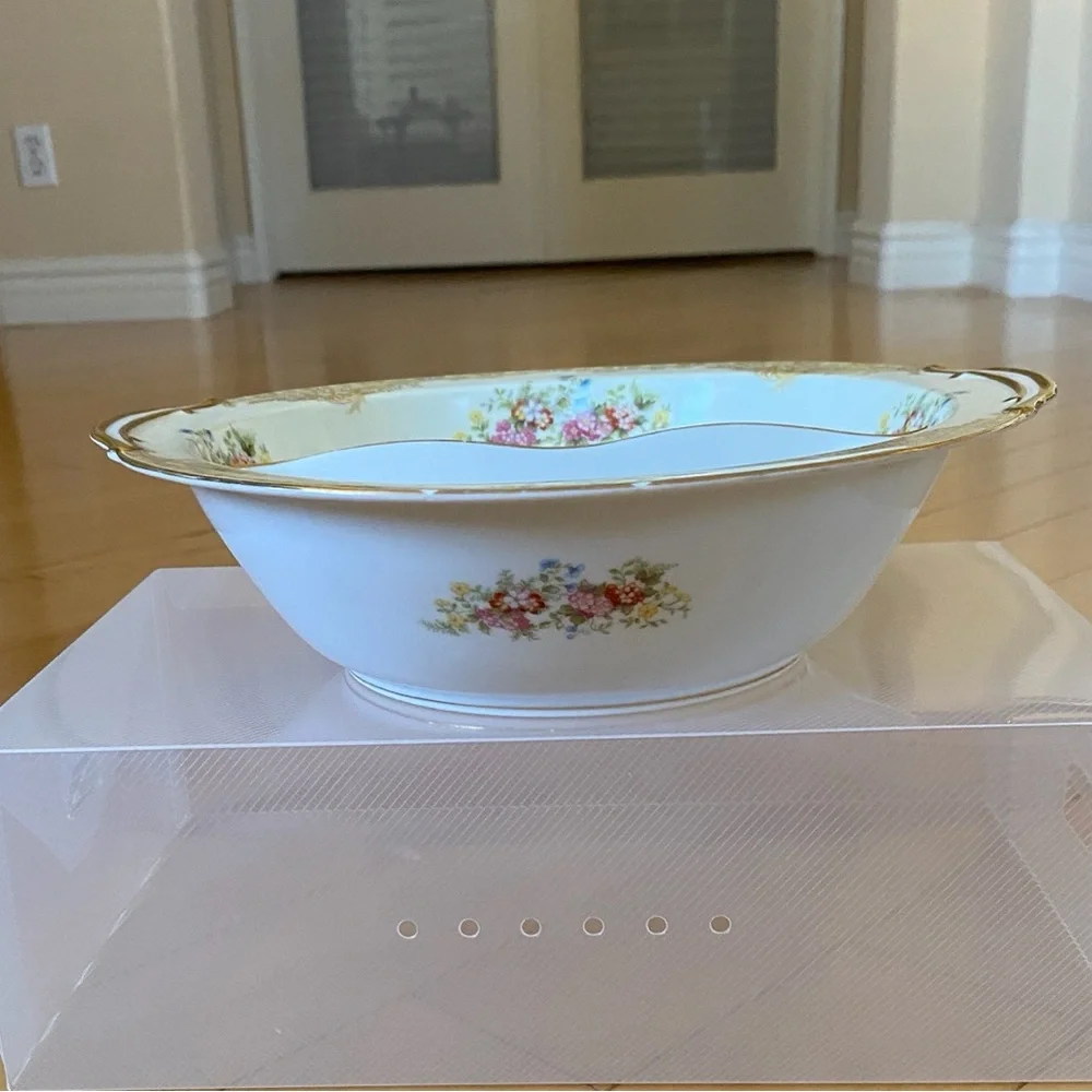 Noritake Elegant Floral Divided Bowl with Gold Accents